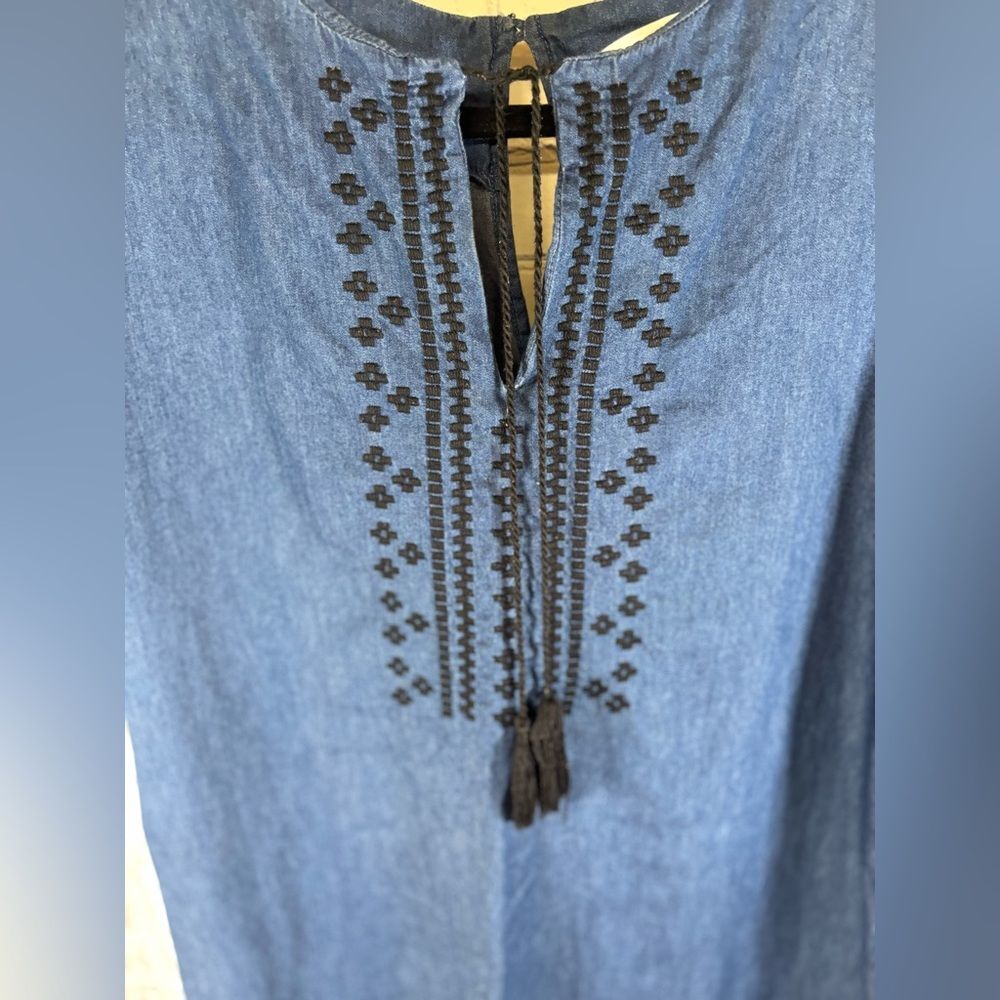 Old Navy Embroidered Boho Casual Beach Vacation Chambray Denim Mini Dress XS - Picture 5 of 10